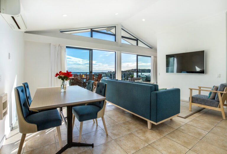 hotel waiheke island 768x523