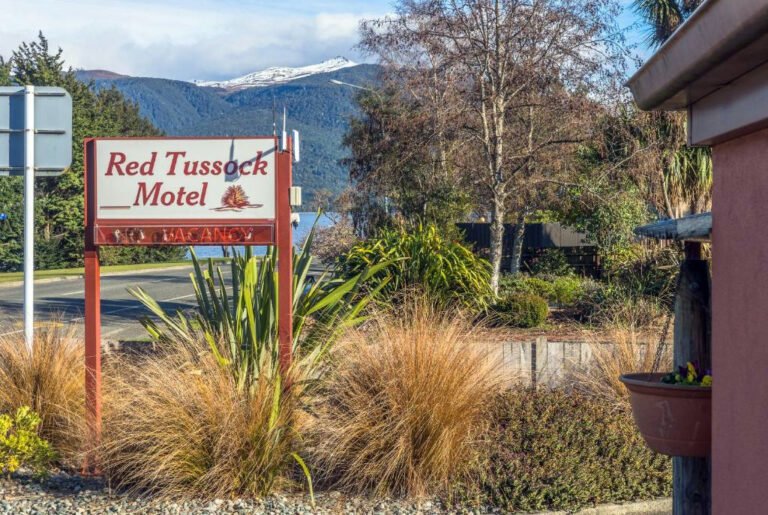Red Tussock Motel Te Anau 768x515