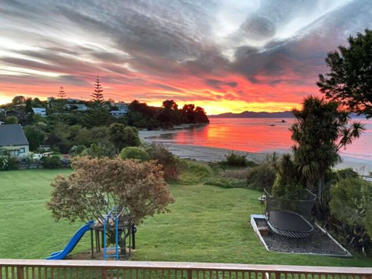 beach house rental Kaiteriteri 768x576