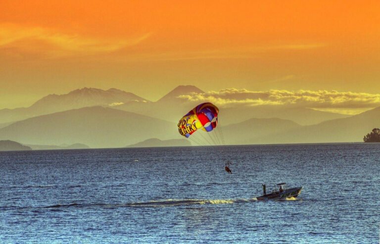 taupo parasail 768x493