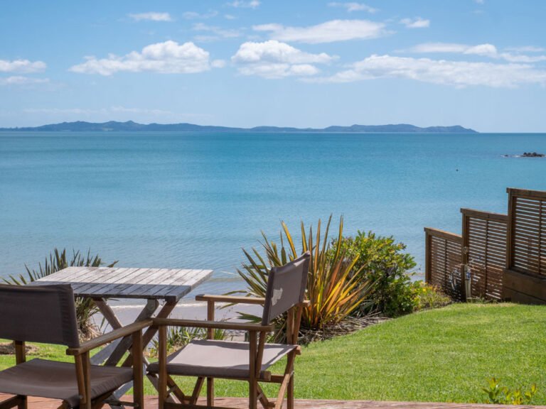 Doubtless Bay beachfront accommodation 768x576