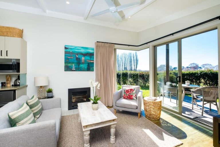 Hawkes Bay vacation house rentals 768x512