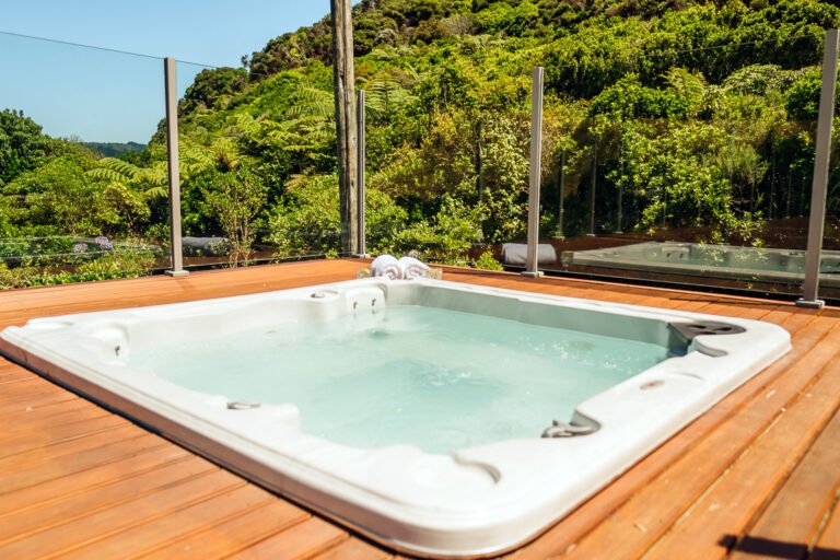 Spa pool Marlborough holiday house 768x512