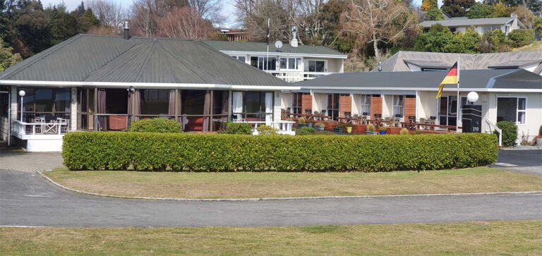 accommodation 2 mile bay taupo 768x363