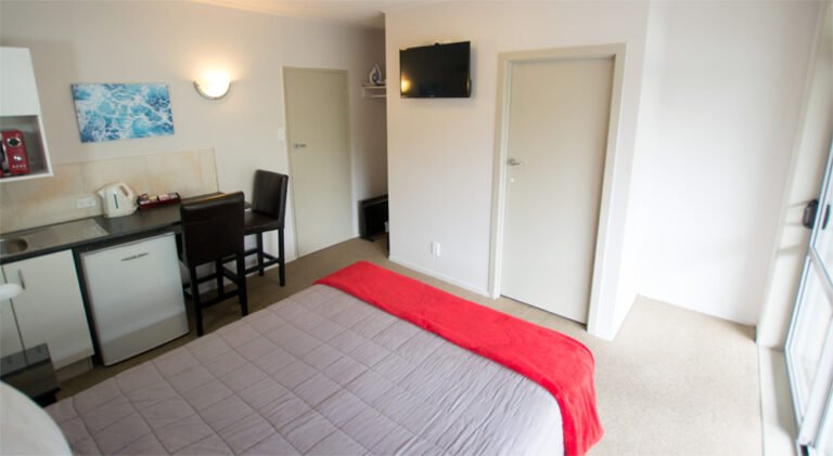 lake front motel taupo 768x421