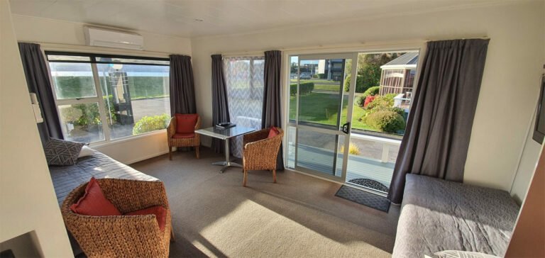 lake taupo motel accommodation 768x364