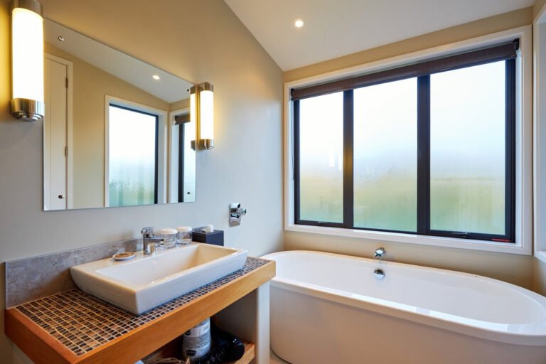 Kaikoura accommodation with bath 768x512