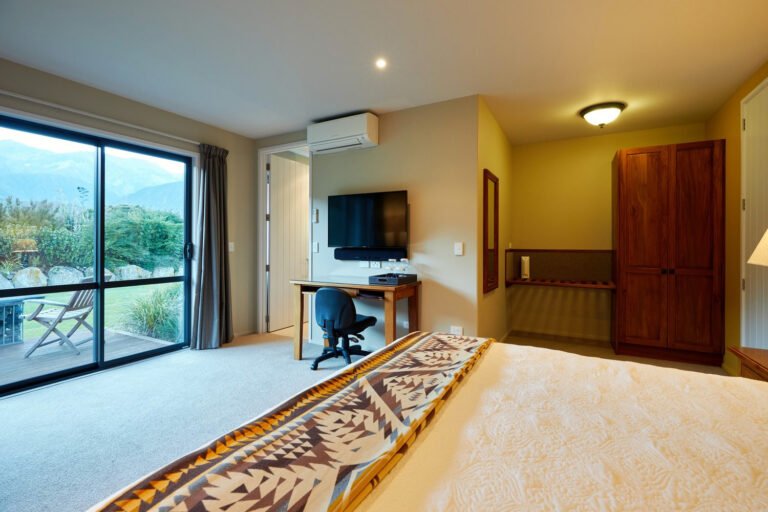 Pet friendly holiday home Kaikoura 768x512