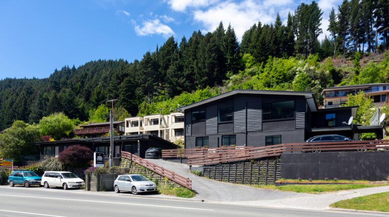 queenstown motel accommodation 768x428