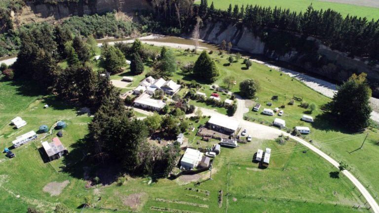 Accommodation Waianakaura River 768x432