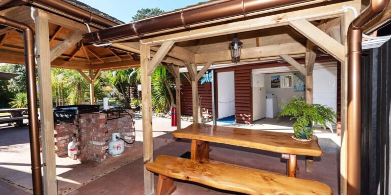 Stay Ninety Mile Beach NZ 768x384