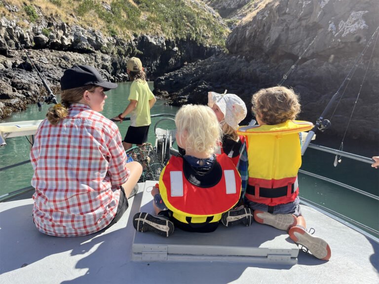 family fishing akaroa nz 768x576