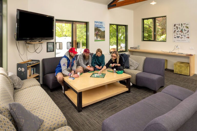 family holiday park wanaka 768x512