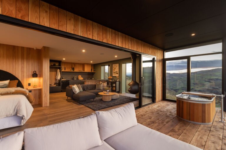luxury retreat Waikouaiti 768x512