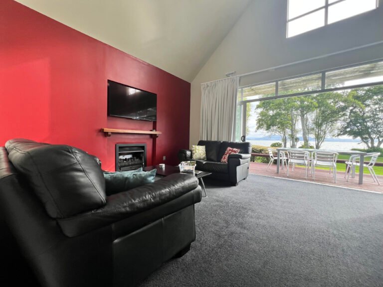 Lake View Accommodation 768x576