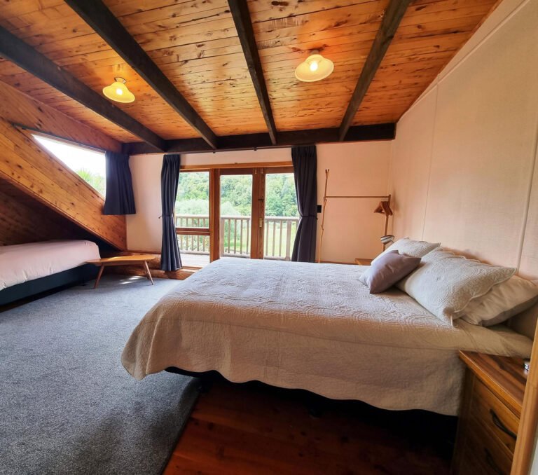 Holiday accommodation Waihi 768x678