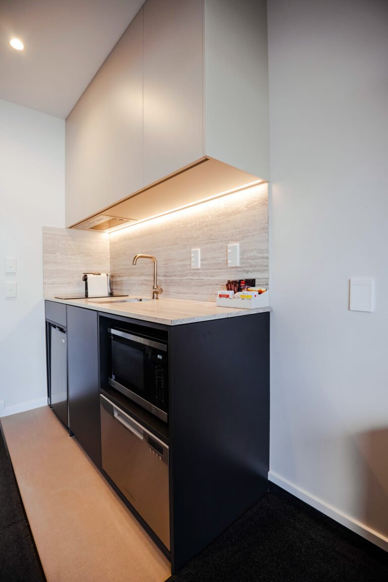 Kitchen Te Anau Motel 768x1152