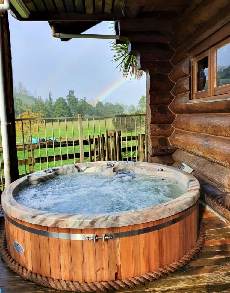 Waihi holiday home with spa 768x975