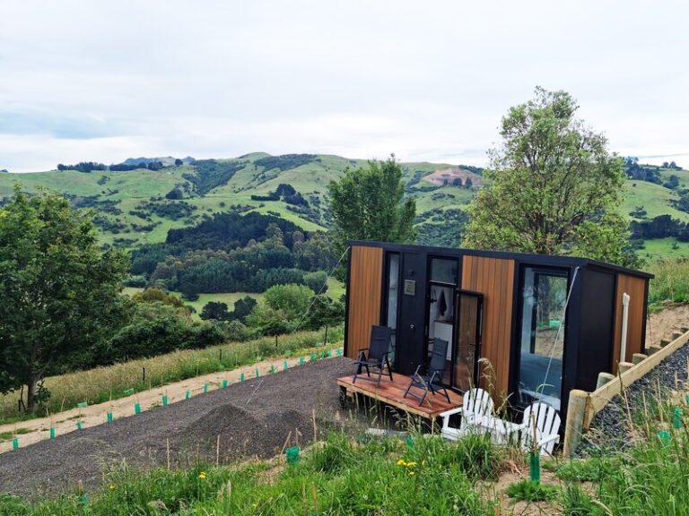 accommodation akaroa lavender farm 768x576