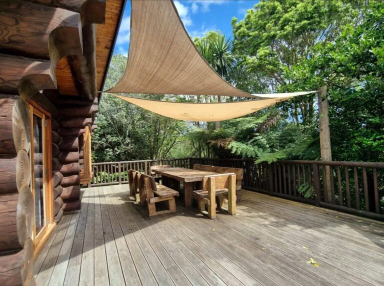 family holiday home Waihi 768x573