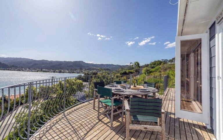 Holiday homes Whitianga 768x482