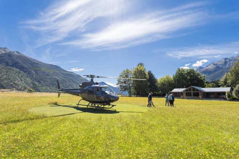 Lodge helicopter transfers NZ 768x512