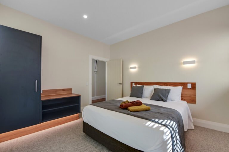 big group accommodation Nelson 768x512