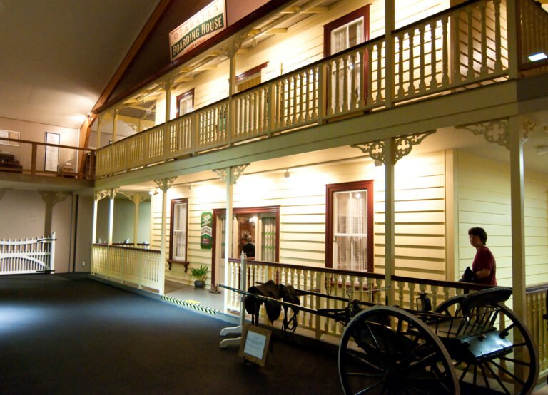 colonial village northland 768x554