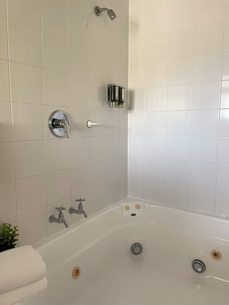 ellerslie motel with spa 768x1024