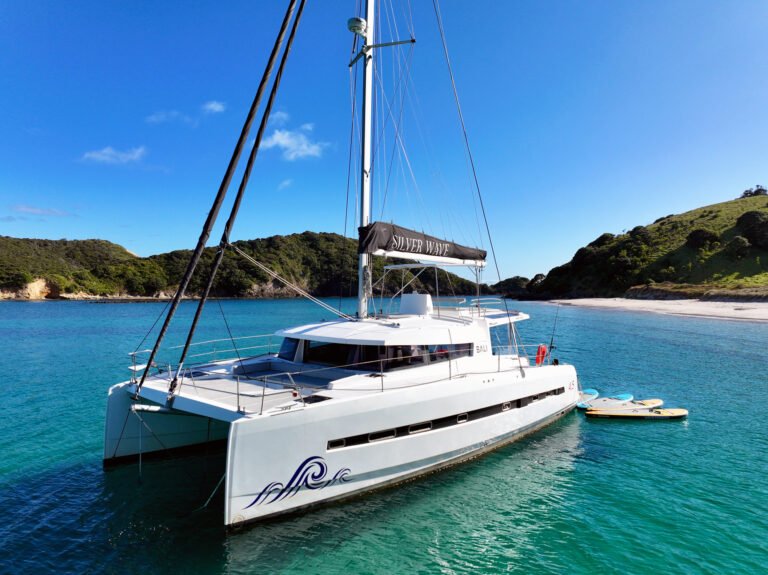 luxury yacht charter bay of islands 768x575