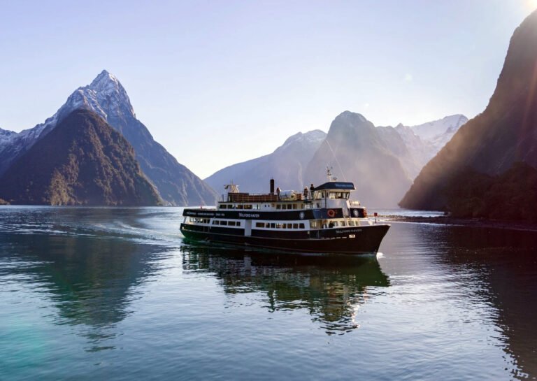 Milford Sound Tours 768x545