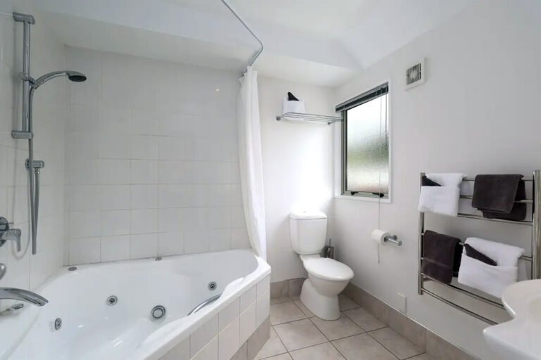 Nelson motel with spa 768x512