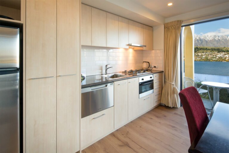 holiday apartments in queenstown 768x512