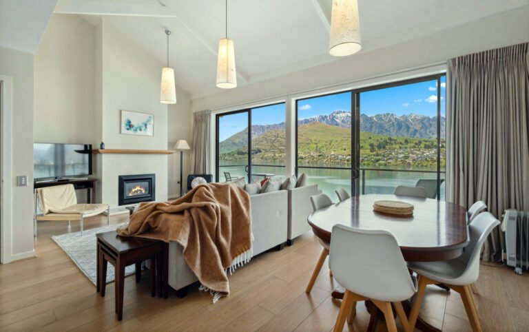 queenstown lakeside apartments 768x482