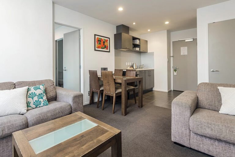 serviced apartments auckland cbd 768x513