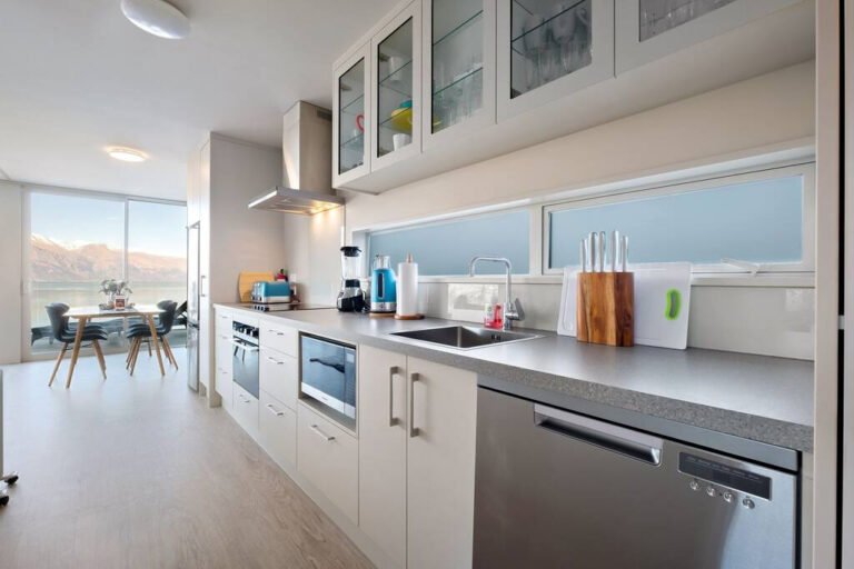 family accommodation queenstown 768x512