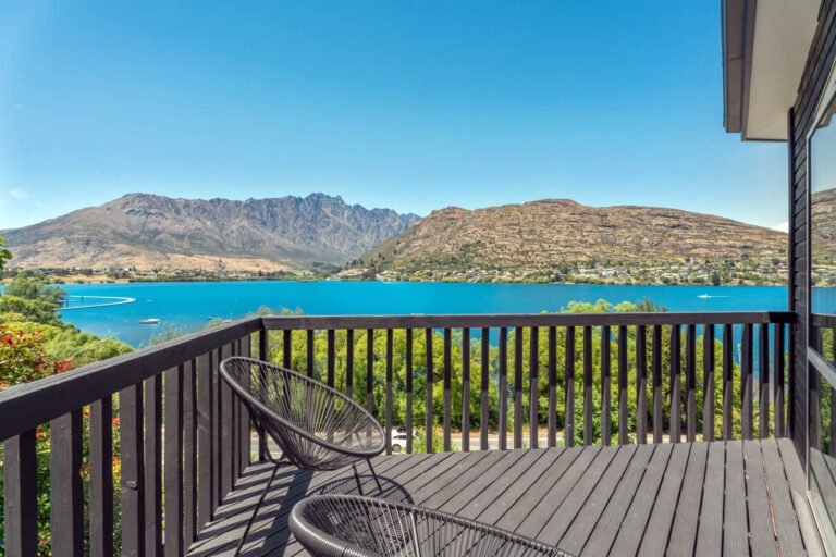 holiday house queenstown nz 768x512