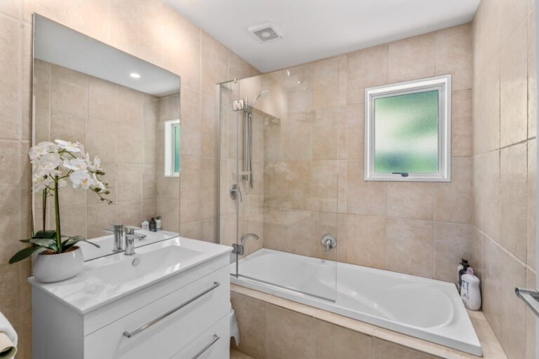 queenstown accommodation with bathtub 768x512