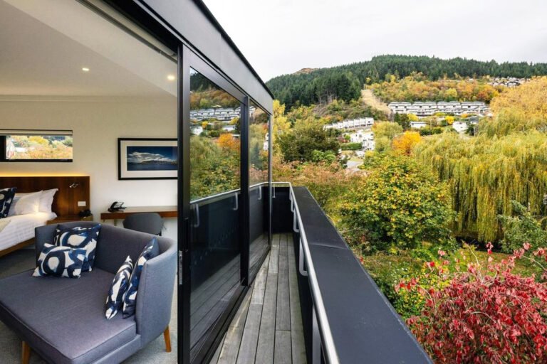 hotel queenstown cbd 768x512