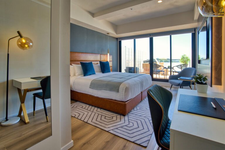hotels auckland new zealand 768x512