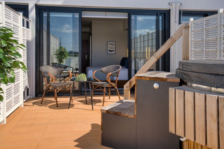 hotels with private spa in room auckland 768x512