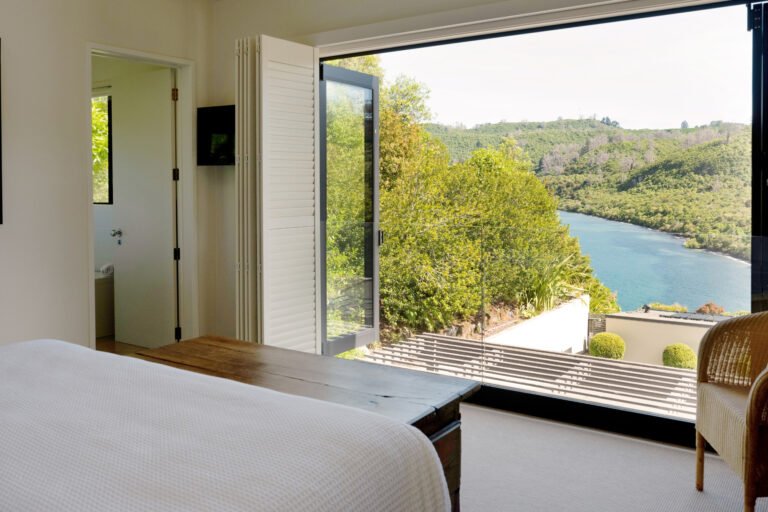 luxury taupo accommodation 768x512
