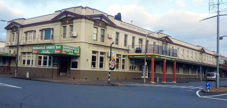 accommodation in dargaville 768x365