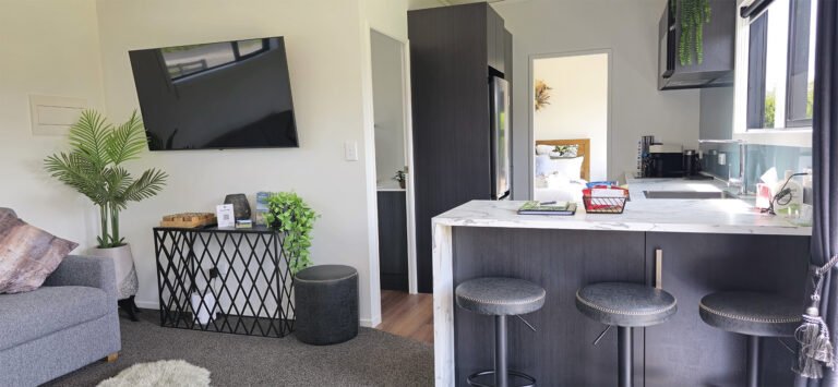 mt taranaki accommodation nz 768x355