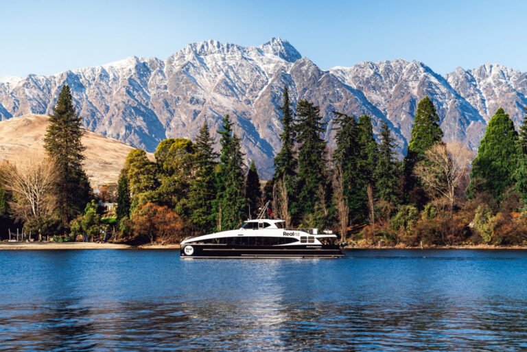 spirit of queenstown lunch cruise 768x513