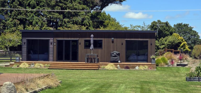 taranaki holiday homes 768x355