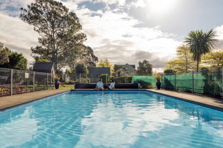 blenheim accommodation with pool 768x512