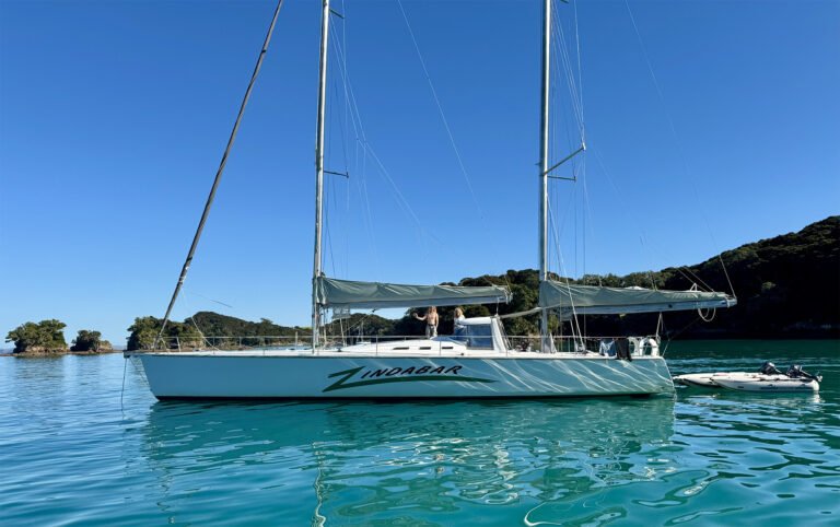 boat hire bay of islands 768x482