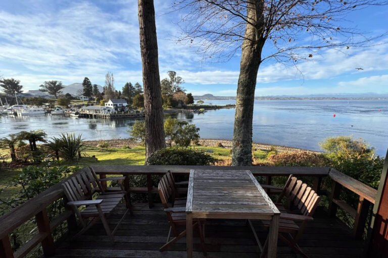 holiday rental taupo 768x512