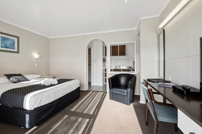 cheap accommodation taranaki 768x510